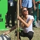 Gisele Bundchen planta árvore e fala com crianças no Green Nation Fest Gisele Bundchen planta árvore e fala com crianças no Green Nation Fest