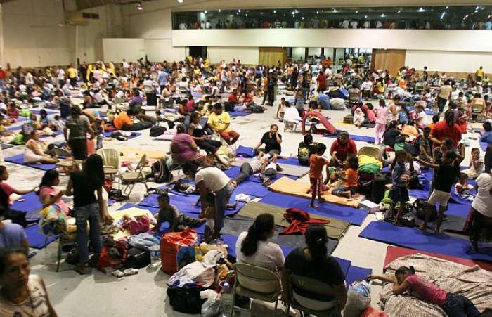 Cerca de mil moradores de Hidalgo e Cameron se refugiaram em acampamentos do governo mexicano 