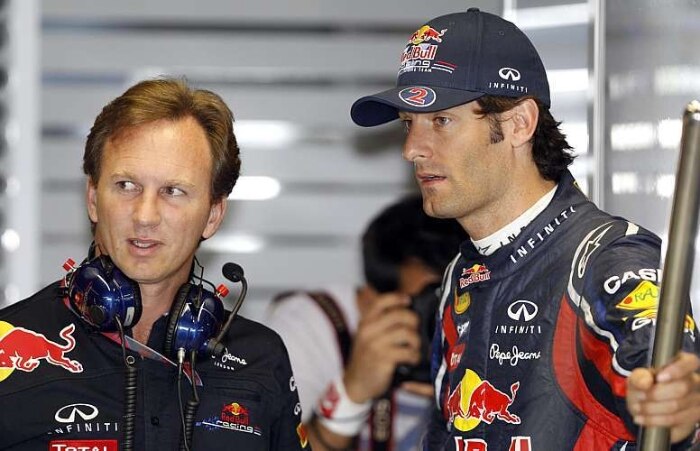 Mark Webber recebe orientações do chefe da Red Bull, Christian Horner