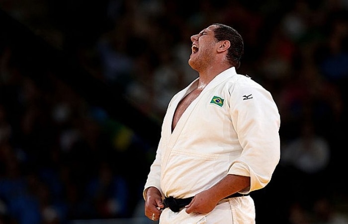Rafael Silva derrota coreano e conquista a 5.ª medalha brasileira