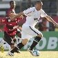 Ronaldo tenta se livrar da marcação no 1 a 1 do Corinthians com o Vitória, em jogo do Brasileirão Ronaldo tenta se livrar da marcação no 1 a 1 do Corinthians com o Vitória, em jogo do Brasileirão