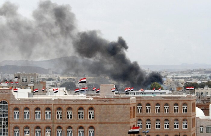 Militantes da oposição e forças do governo do Iêmen se enfrentam em Sanaa