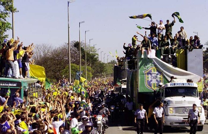 Comemore e relembre os 10 anos da conquista da Copa de 2002