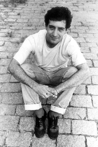 Foto de Glauco Villas-Boas em 1986. Cartunista é morto nesta madrugada após ser baleado em Osasco