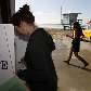 Cenas da votação em Venice Beach, Los Angeles