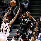 Hassell tenta bloquear passe de Wade Hassell tenta bloquear passe de Wade