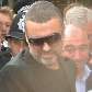 George Michael admite que dirigiu sob influência de drogas; cantor pode ser condenado à prisão George Michael admite que dirigiu sob influência de drogas; cantor pode ser condenado à prisão