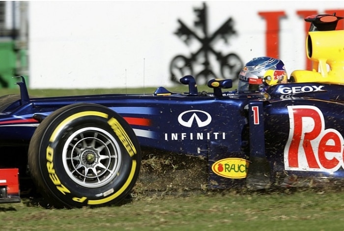 Vettel chegou a escapar para a grama, mas chegou em segundo