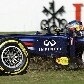 Vettel chegou a escapar para a grama, mas chegou em segundo Vettel chegou a escapar para a grama, mas chegou em segundo