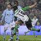 Valera chuta para marcar gol pelo Racing