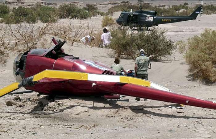 Helicóptero que acompanha a disputa do Rally Dakar cai na região de Fiambala