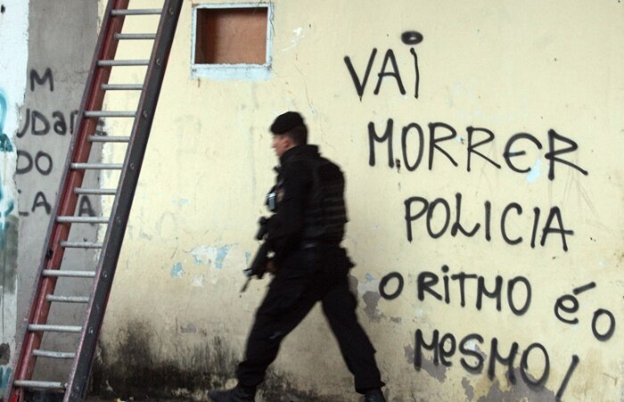 Forças de segurança ocupam tranquilamente as favelas do Caju e Barreira do Vasco