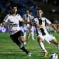 Alex disputa bola na virada de 3 a 2 do Corinthians sobre o Atlético-MG em Ipatinga  