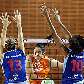 Natália, do Sollys/Osasco, encara o duplo bloqueio do Pinheiros/Mackenzie na final do Paulistão