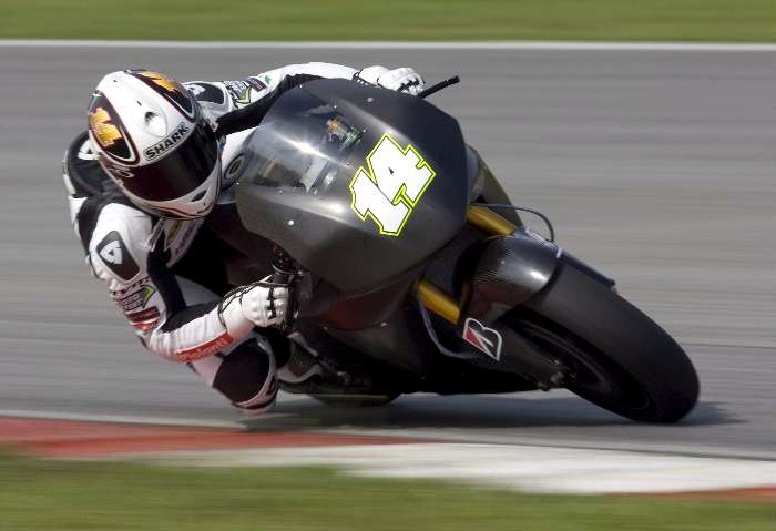 Randy De Puniet, da LCR Honda, em treino na Malásia