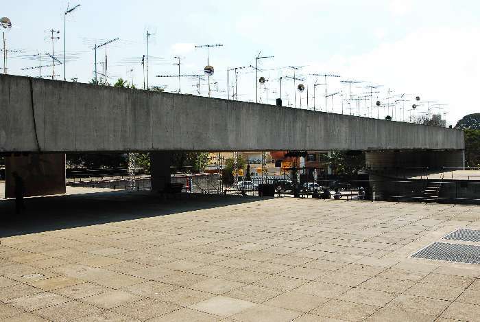Antenas já foram colocadas no prédio do MuBE, no Jardim Europa