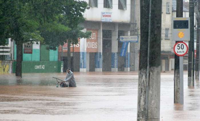 Foto de Marion Rupp, do blog Alles Blau, mostra a situação das cidades atingidas