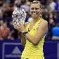 Maria Sharapova exibe o troféu de campeã do torneio de Memphis, nos Estados Unidos Maria Sharapova exibe o troféu de campeã do torneio de Memphis, nos Estados Unidos