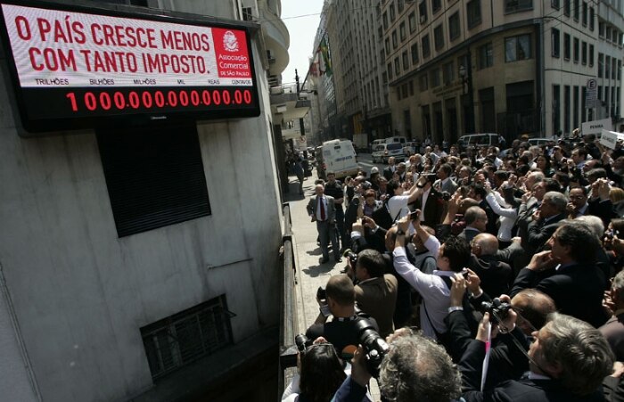 Impostômetro chega a marca de R$ 1 trilhão 35 dias antes do ano passado