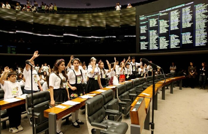 Projeto da criançada na política