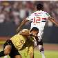 Fernandinho faz o único gol da vitória do São Paulo sobre o Once Caldas pela Copa Libertadores Fernandinho faz o único gol da vitória do São Paulo sobre o Once Caldas pela Copa Libertadores