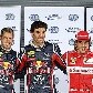 Vettel (2.º), Webber (pole) e Alonso (3.º), a turma da frente do GP da Grã-Bretanha de F1, acena
