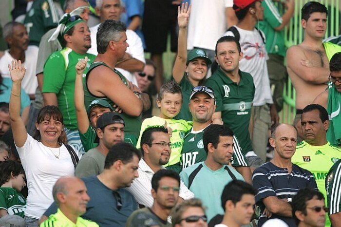 Torcedores mostram sua paixão pelo Palmeiras antes da final