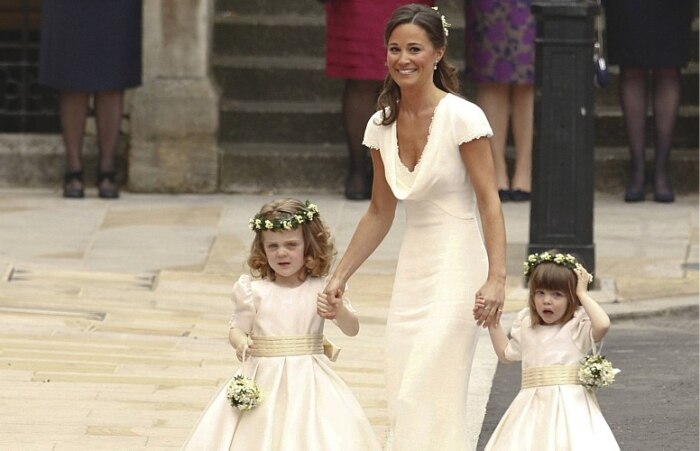Pippa Middleton, irmã e madrinha da noiva Kate Middleton, chega à Abadia de Westminster