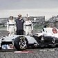 Sergio Perez, Peter Sauber e Kamui Kobayashi posam com o Sauber C30, carro para a Fórmula 1 em 2011