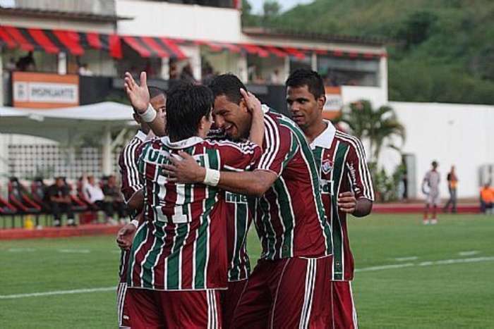 Concha, Washington e Fernando Bob comemoram o gol do Fluminense