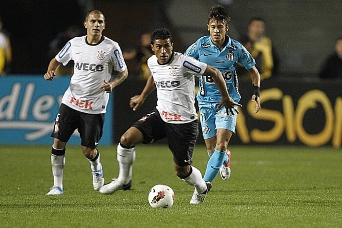 Corinthians e Santos fazem jogo da vida pela Libertadores 2012