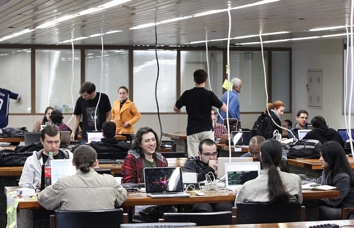 Hackatão: Maratona reuniu dezenas de pessoas na sede do 