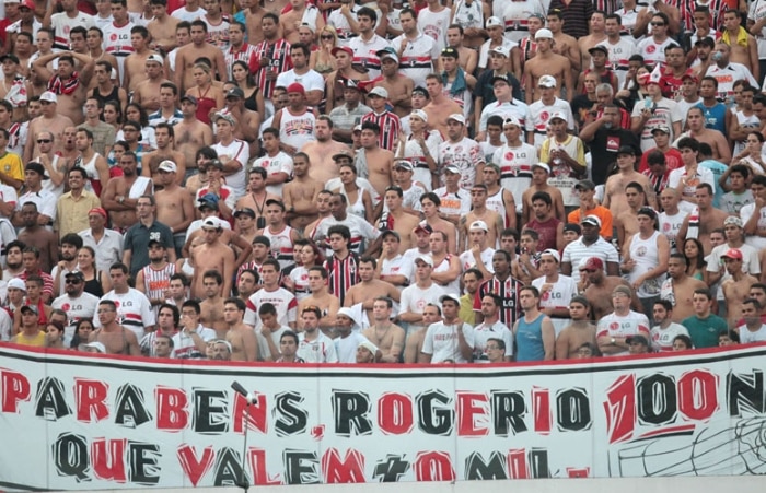 Rogério Ceni é 100; goleiro do São Paulo faz o seu 100º gol justamente diante do Corinthians