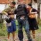 Moradores do Complexo do Alemão foram revistados durante operação da polícia Moradores do Complexo do Alemão foram revistados durante operação da polícia