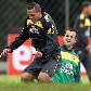 Técnico Dunga observa o treino do atacante Luis Fabiano no CT do Caju, no Paraná