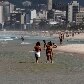 Banhistas aproveitam outono de calor no Estado Banhistas aproveitam outono de calor no Estado