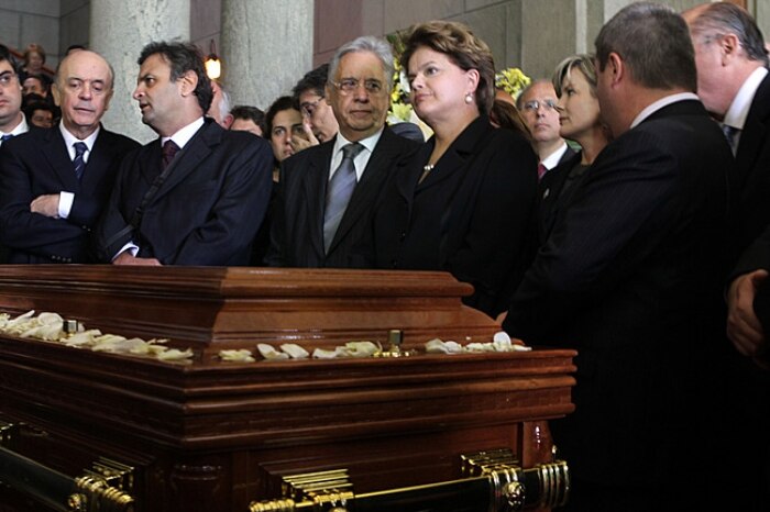 A presidente Dilma Rousseff comparece ao velório do senador e ex-presidente Itamar Franco