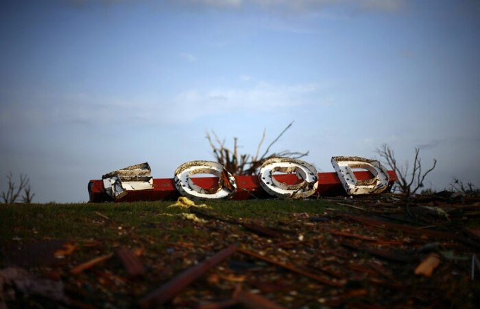 Lojas foram destruídas pelo tornado em Joplin