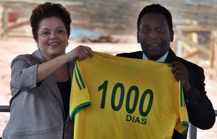 Faltam 1000 dias para abertura da Copa do Mundo no Brasil; Presidente Dilma e Pelé visitam Mineirão