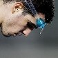 O velocista Bruno Fratus se prepara para cair na piscina 