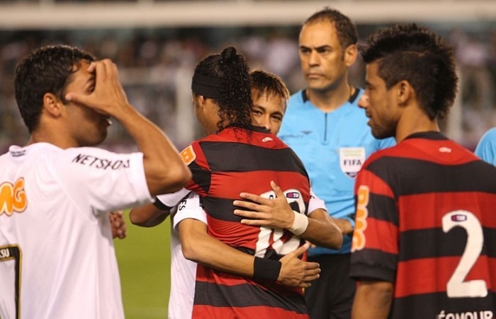 Ronaldinho completa um ano de sua apresentação no Flamengo