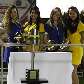 Modelos exibem o troféu e os prêmios da final da Copa do Brasil em Salvador, no Barradão Modelos exibem o troféu e os prêmios da final da Copa do Brasil em Salvador, no Barradão
