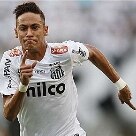 Esportes - Neymar participou efetivamente do título do Santos em 2010. O atacante foi o artilheiro naquele ano com 11 gols. Desta vez, envolvido em uma negociação com o Barça, pode não disputá la até o final - Foto: Ricardo Saibun/Divulgação