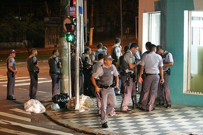 Policiais foram avisados do assalto a Drogaria Drogaverde por uma denúncia anônima
