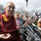Dalai Lama fala com jornalistas após encontro com o presidente Barack Obama Dalai Lama fala com jornalistas após encontro com o presidente Barack Obama