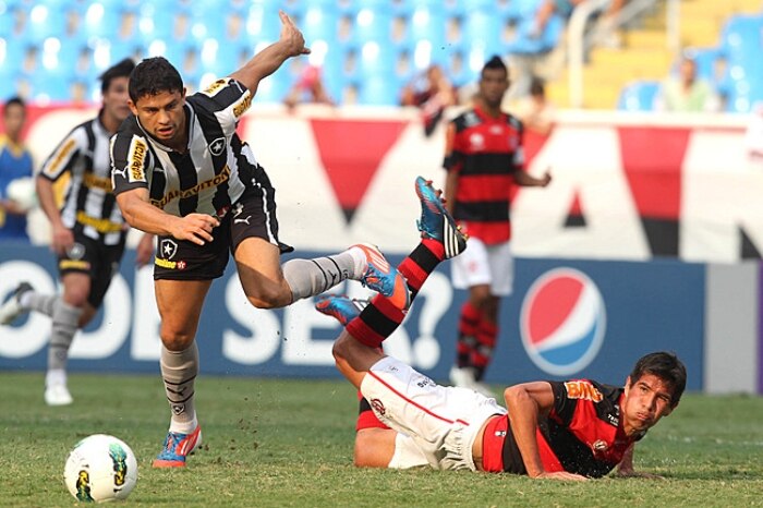 Botafogo e Flamengo fazem clássico carioca para fechar turno