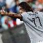 O brasileiro Amauri, da Juventus, agradece após marcar gol no Italiano
