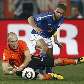 Falta que resultou na expulsão de Felipe Melo, do Brasil, no segundo tempo do jogo contra a Holanda
