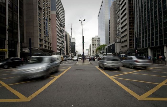 Leitores enviam fotos da Avenida Paulista, que completa 120 anos