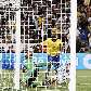 Maicon chuta a bola para marcar o terceiro gol do Brasil contra os EUA Maicon chuta a bola para marcar o terceiro gol do Brasil contra os EUA